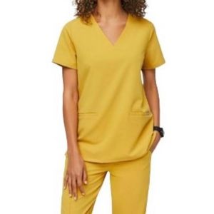 FIGS Casma Three Pocket Top M and High Waisted Zamora Joggers M Light Gold